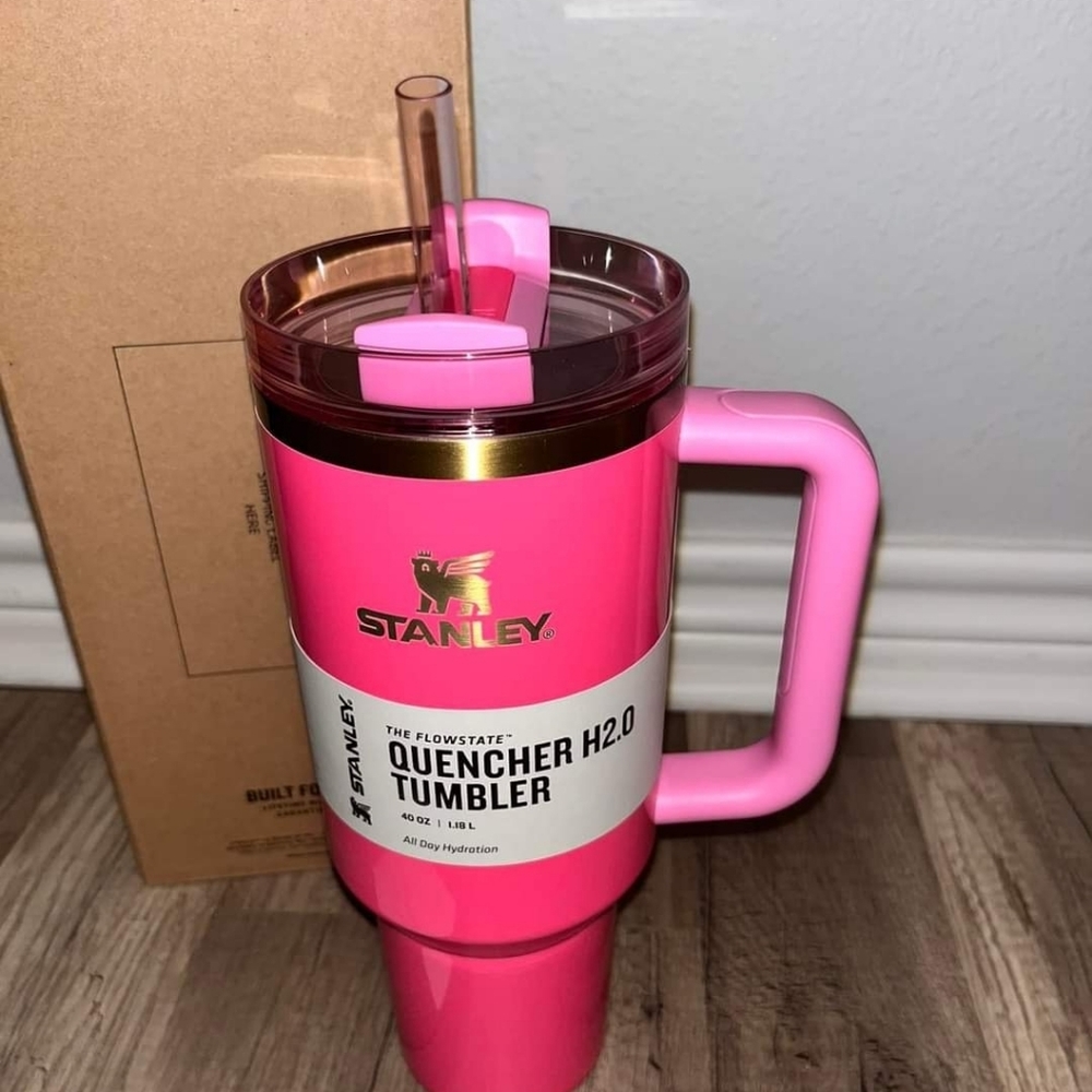 🔥Limited Edition STANLEY PINK PARADE Tumbler